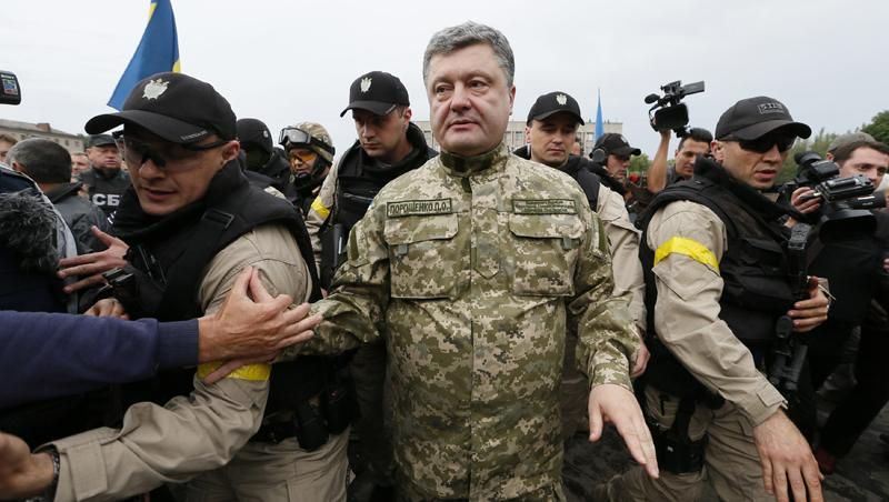 Порошенко придумал лозунг ко Дню защитника Украины