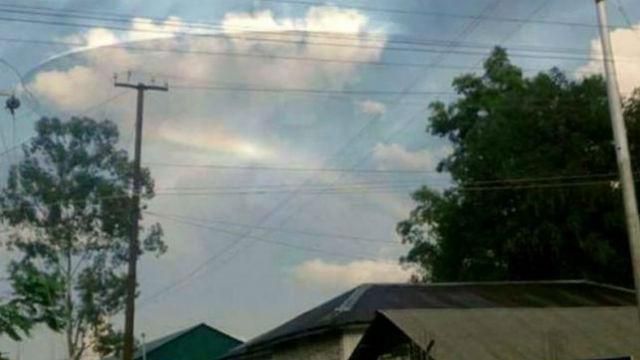 Индийские студенты сфотографировали "НЛО" Индийские студенты сфотографировали "НЛО"