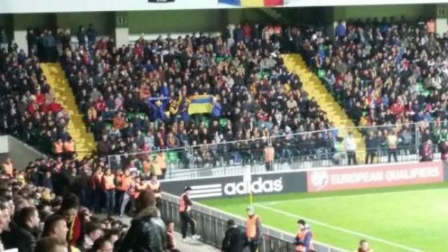 Россия пожаловалась в УЕФА за песню "Путин — х...йло" Россия пожаловалась в УЕФА за песню "Путин — х...йло"