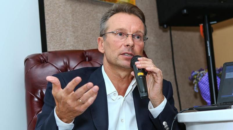 Украинский шоумен отказался работать с заказчиками из России Украинский шоумен отказался работать с заказчиками из России