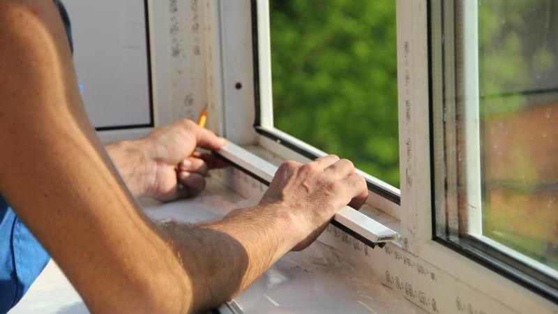 Шахраї вигадали нову схему: тепер наживаються на встановленні вікон Шахраї вигадали нову схему: тепер наживаються на встановленні вікон