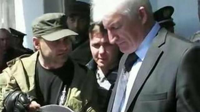 Першим номером БПП у Старобільську став один з сепаратистів міста, — ЗМІ Першим номером БПП у Старобільську став один з сепаратистів міста, — ЗМІ