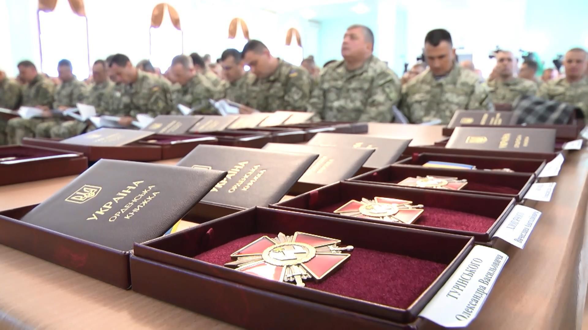 15 командирів отримали державні нагороди  до Дня захисника України 