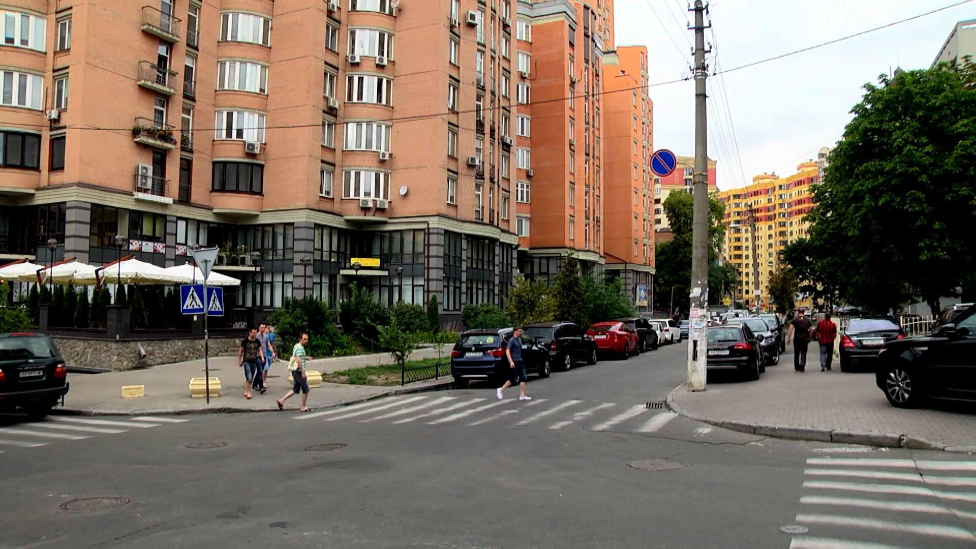 Українці дарують квартири замість того, щоб продавати Українці дарують квартири замість того, щоб продавати