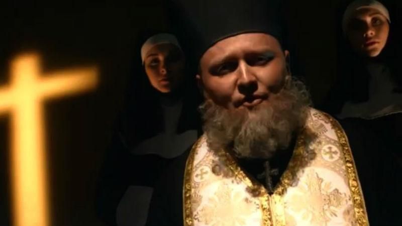 Мережу підірвало відео, де скандальний "отець Павло" зізнається про любов до доларів Мережу підірвало відео, де скандальний "отець Павло" зізнається про любов до доларів