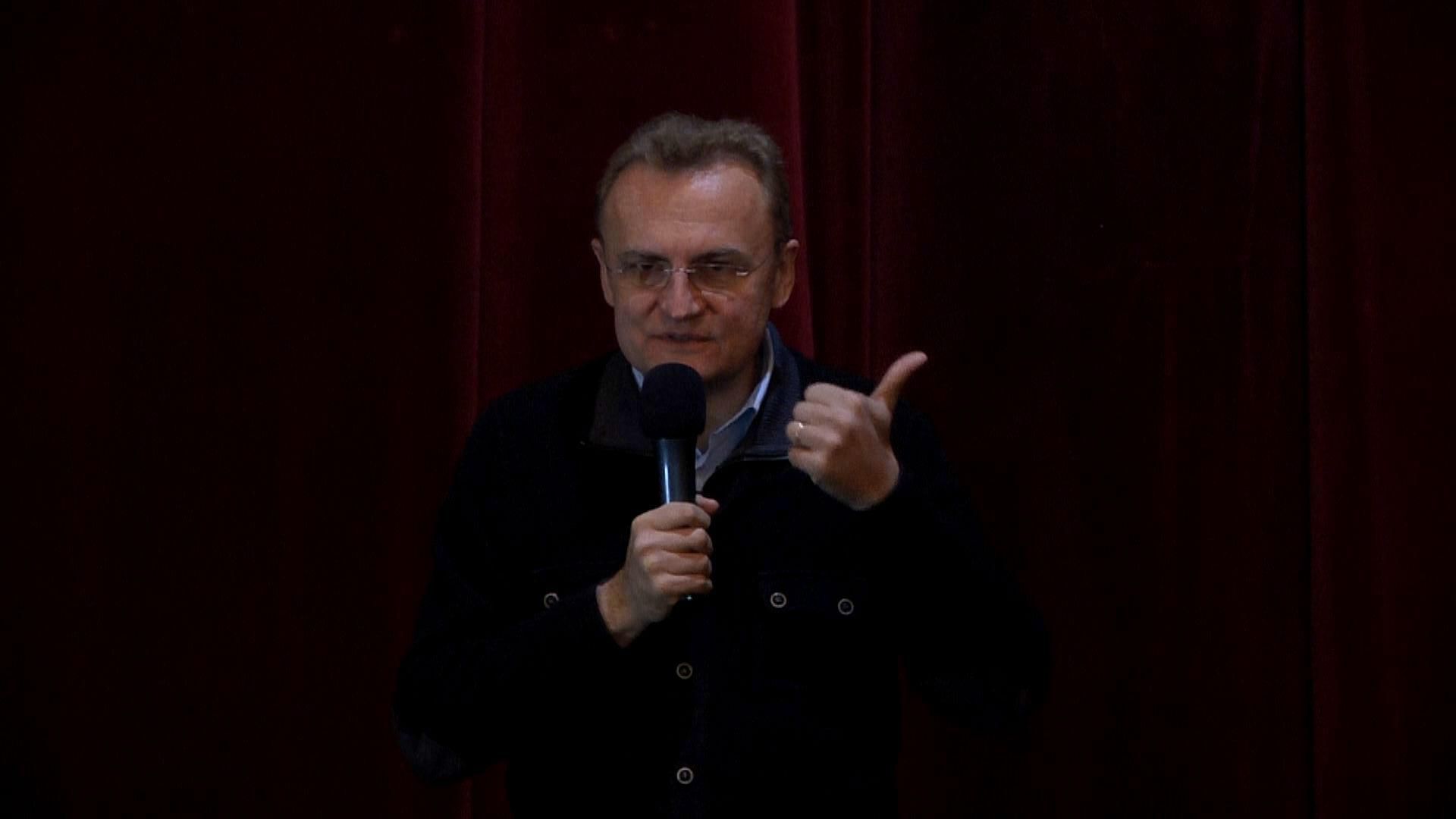 Садовому перешкоджали зустрітися з тернополянами Садовому перешкоджали зустрітися з тернополянами