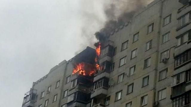 У страшній пожежі нацгвардійці врятували трьох маленьких дітей У страшній пожежі нацгвардійці врятували трьох маленьких дітей