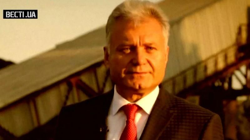 Скандальный мэр Чернигова решил до выборов пораздавать деньги бедным Скандальный мэр Чернигова решил до выборов пораздавать деньги бедным