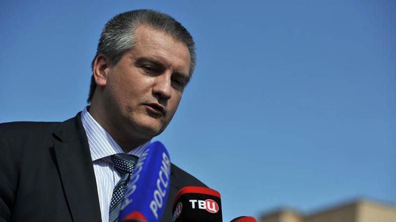 Марионетки Кремля решили не забирать у крымчан паспорта Украины Марионетки Кремля решили не забирать у крымчан паспорта Украины