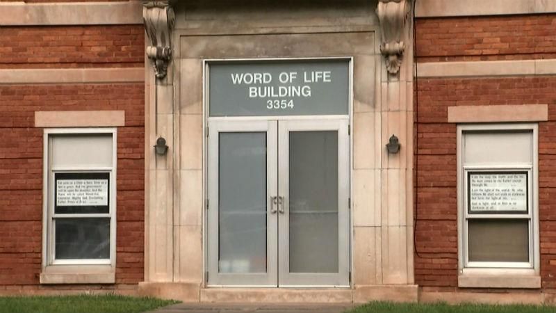 Родители убили своего сына в церкви за то, что он не раскаялся Родители убили своего сына в церкви за то, что он не раскаялся