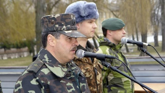 Генерала, которого подозревают в измене, повышают по службе