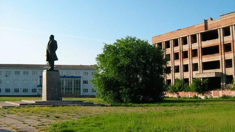 Переполох через Леніна: невідомі вкрали 5-тонний пам’ятник Переполох через Леніна: невідомі вкрали 5-тонний пам’ятник