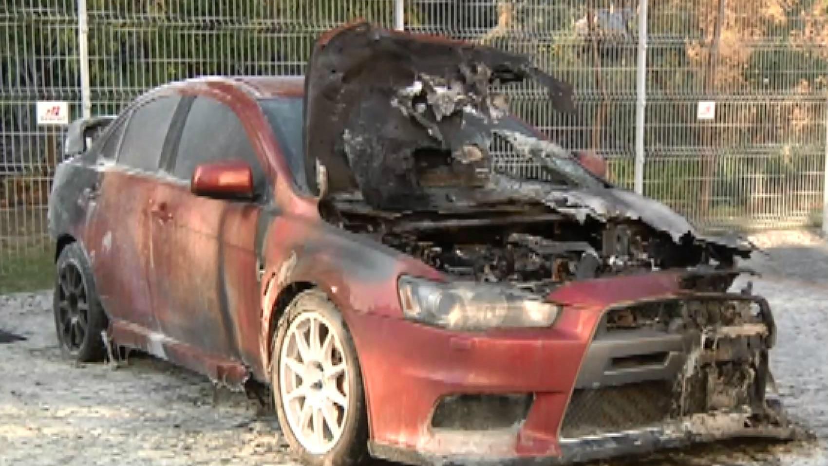 Предвыборные страсти: машину политика подожгли в Днепропетровске Предвыборные страсти: машину политика подожгли в Днепропетровске