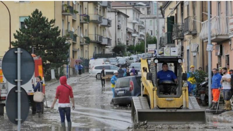 Сильное наводнение накрыло Италию: есть жертвы