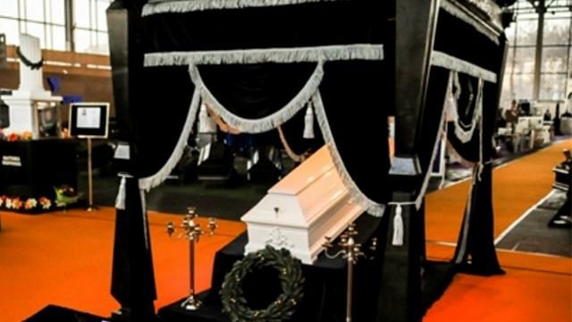 В России стремительно становится популярным бизнес, связанный с потусторонним миром В России стремительно становится популярным бизнес, связанный с потусторонним миром