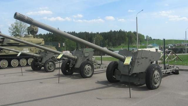 Донецкие боевики хотят перенести отвод вооружений Донецкие боевики хотят перенести отвод вооружений