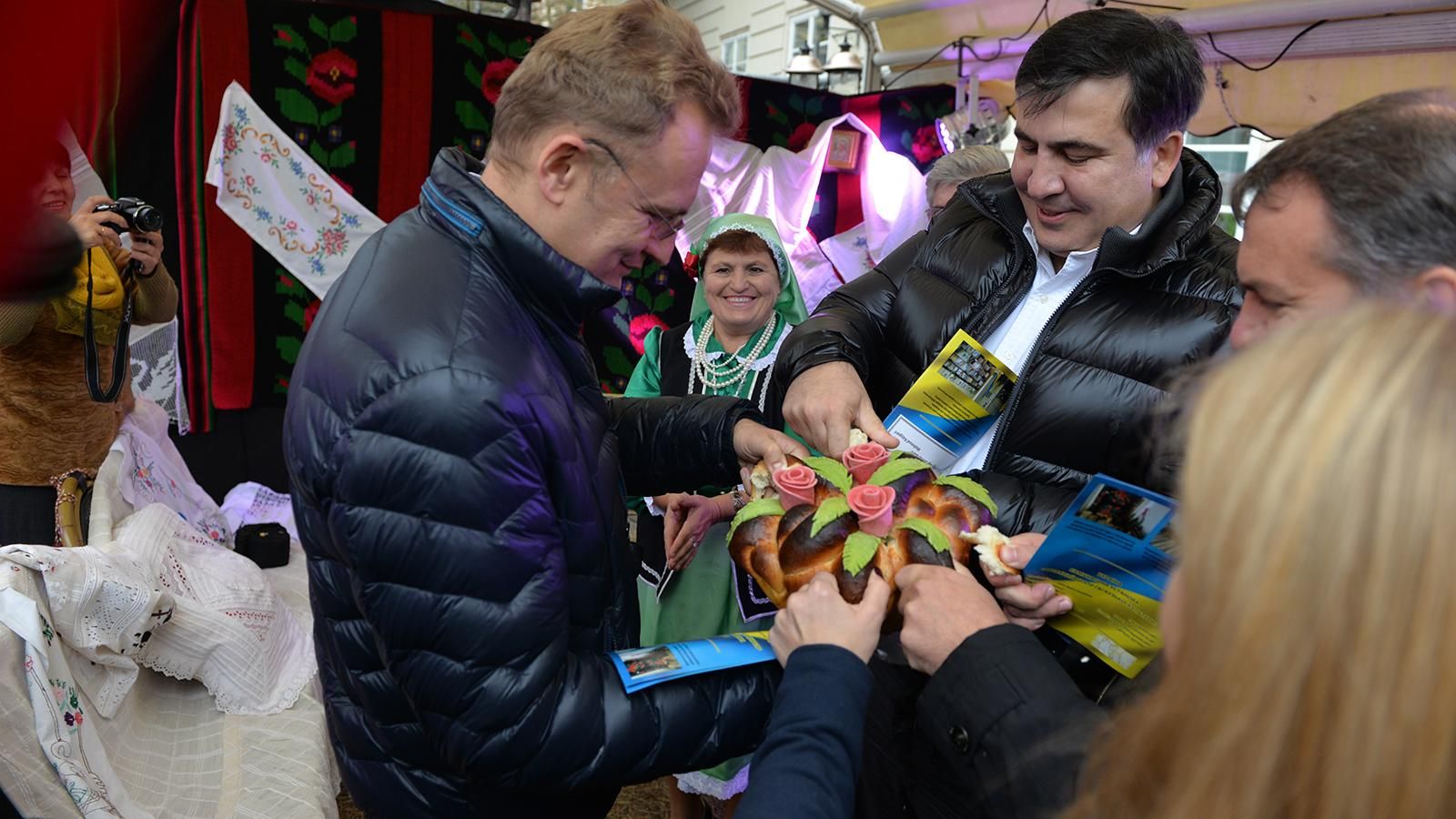 Ми дуже заздримо, приїжджаючи з Одеси, як розвивається Львів, — Саакашвілі