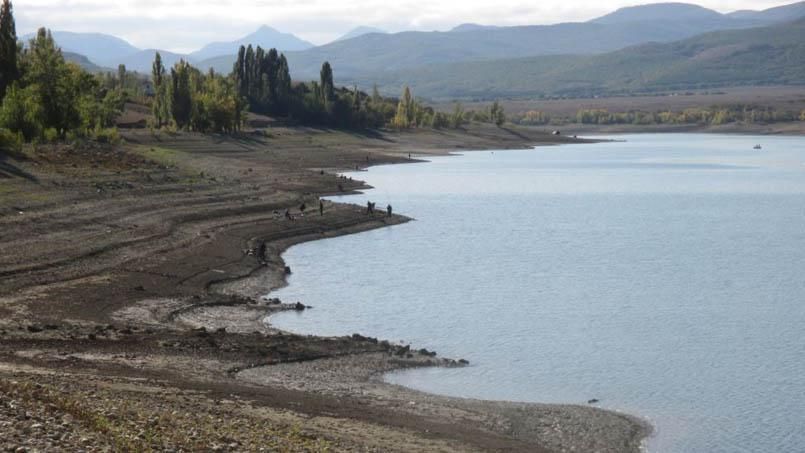 Одно из крупнейших водохранилищ в Крыму рекордно обмелело