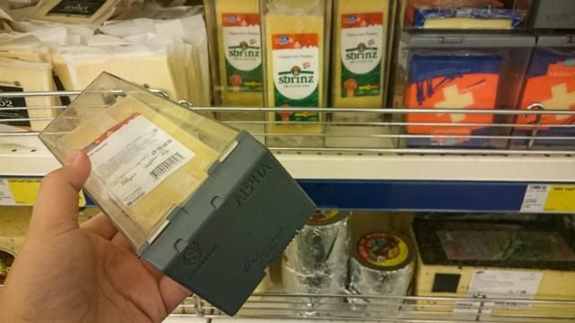 Россия больше не может без швейцарского сыра: начала снимать антисанкции Россия больше не может без швейцарского сыра: начала снимать антисанкции