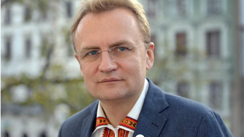 Садовый протестует против карты Польши со Львовом Садовый протестует против карты Польши со Львовом