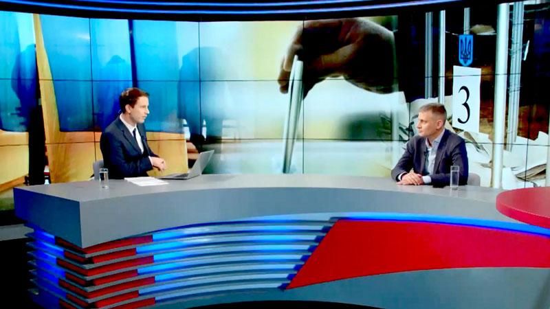 Нардеп розповів, як виборців підкуповують за їхні ж гроші Нардеп розповів, як виборців підкуповують за їхні ж гроші