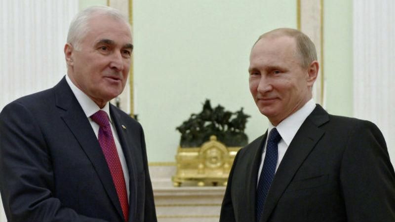 Непризнанная республика Южная Осетия хочет присоединиться к "братской" России
