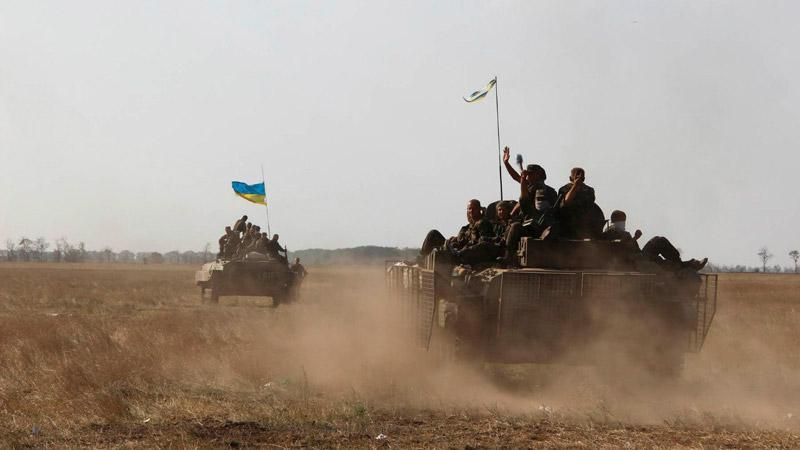 Силы АТО начинают отводить технику из района Дебальцево Силы АТО начинают отводить технику из района Дебальцево