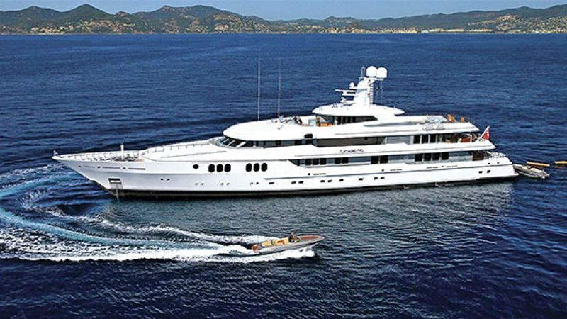 Розкішні яхти Коломойського: плавуча імперія за 150 мільйонів євро Розкішні яхти Коломойського: плавуча імперія за 150 мільйонів євро
