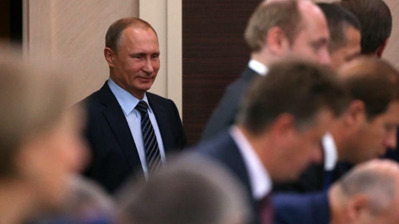 Кремль виводить Путіна з гри, — журналіст