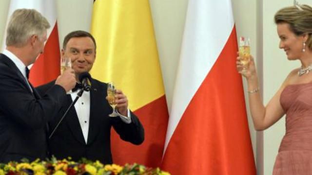 Принимая бельгийского короля, президент Польши сэкономил на вине