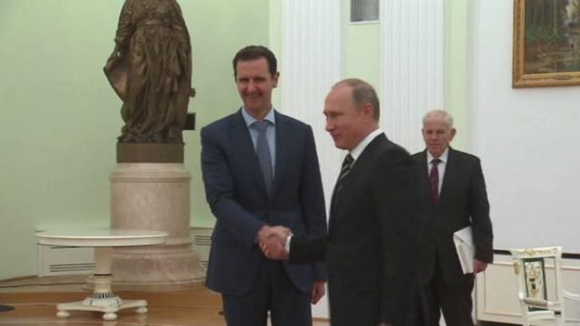 Асад приїхав до Москви: Путін помітно нервував Асад приїхав до Москви: Путін помітно нервував