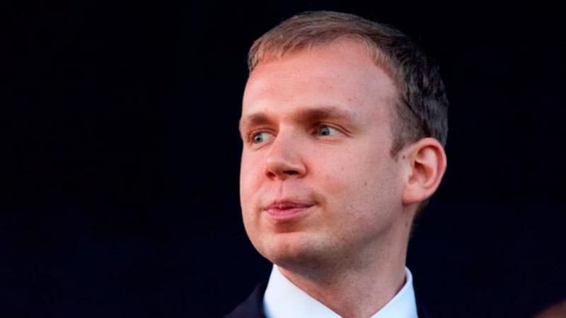 Захарченко арестовал миллионы Курченко в Донецке Захарченко арестовал миллионы Курченко в Донецке