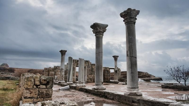 Россия вывозит из Крыма уникальные экспонаты Россия вывозит из Крыма уникальные экспонаты