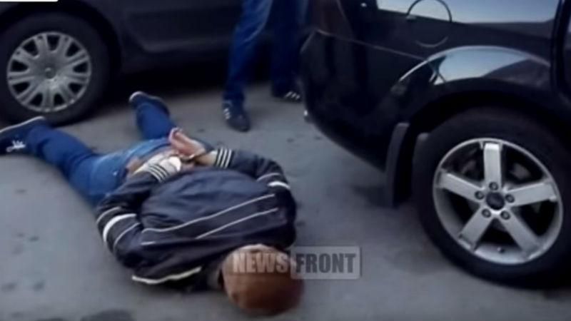 В "ЛНР" тривають чистки. Пов’язали ще одного "чиновника" В "ЛНР" тривають чистки. Пов’язали ще одного "чиновника"