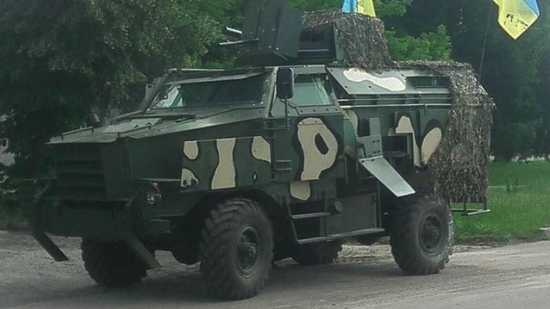 У зону АТО відправили унікальну десантно-штурмову машину "Крокодил" У зону АТО відправили унікальну десантно-штурмову машину "Крокодил"