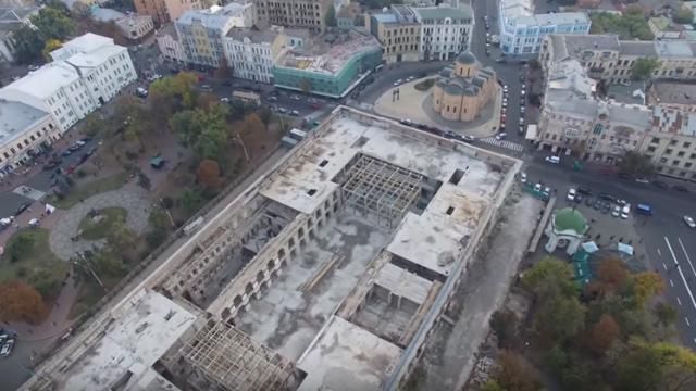 Контрактовая с высоты птичьего полета: что прячут за стенами реконструкции Контрактовая с высоты птичьего полета: что прячут за стенами реконструкции