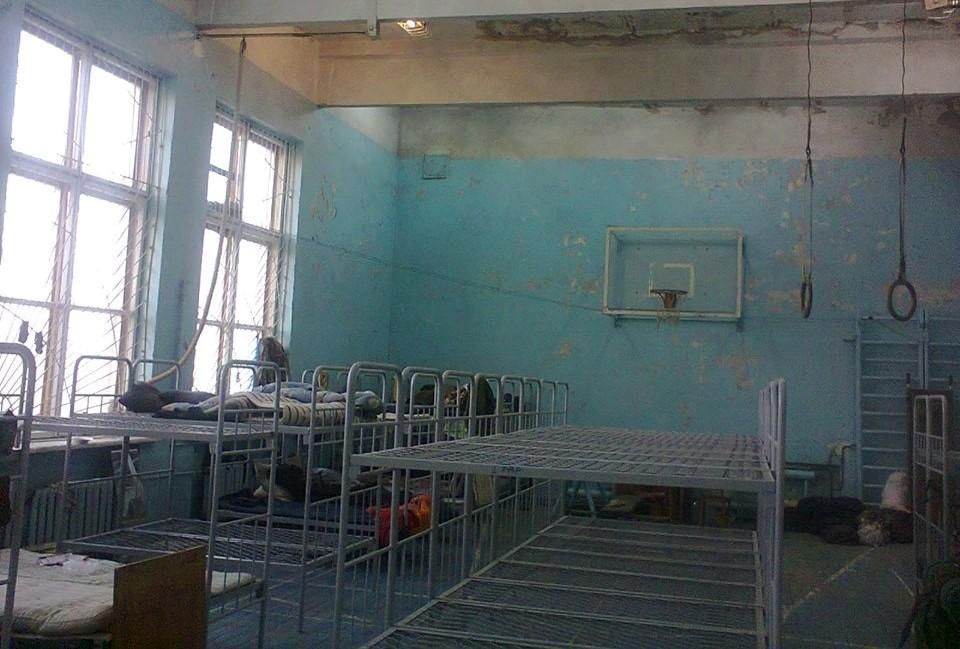 Украинских бойцов на зиму заселили в помещение с нечеловеческими условиями: впечатляющие фото Украинских бойцов на зиму заселили в помещение с нечеловеческими условиями: впечатляющие фото