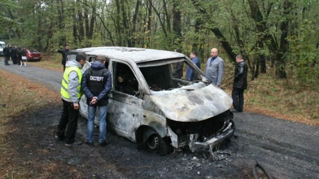 Топ-новини: напад на інкасаторів біля Чернігова, день тиші перед виборами Топ-новини: напад на інкасаторів біля Чернігова, день тиші перед виборами