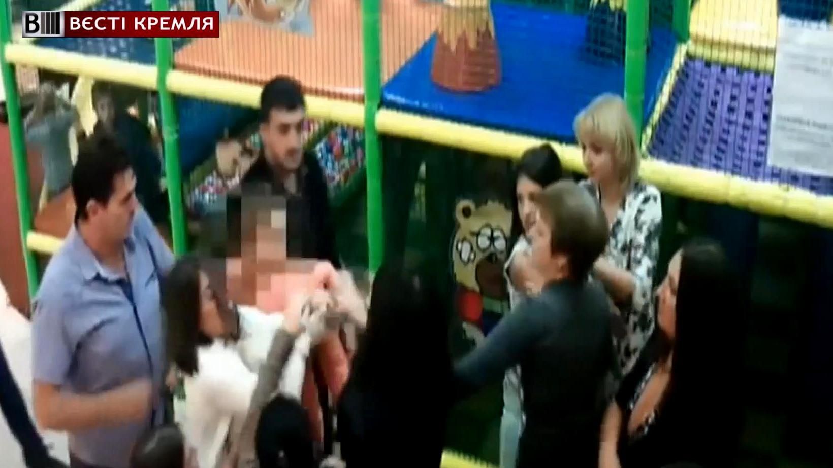 Драка на празднике детей: бились матери Драка на празднике детей: бились матери