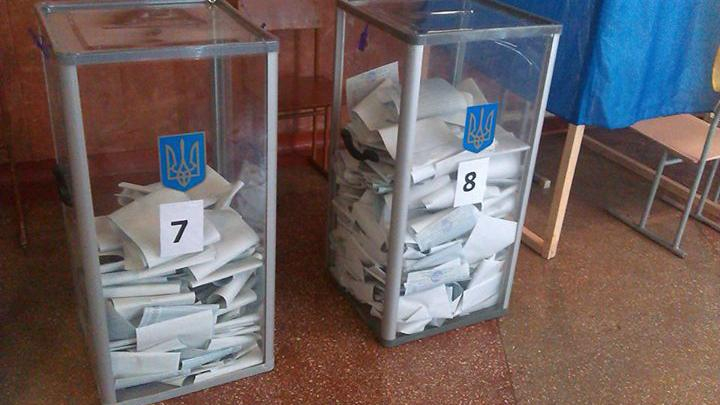 Избирательное "ноу-хау": кандидаты "прописывают" у себя желающих проголосовать