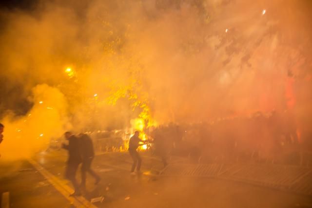 Массовые беспорядки в Черногории: люди пошли на штурм парламента