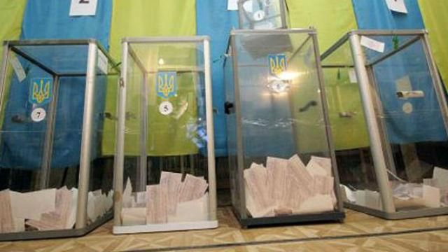 Мужчина поджег себя прямо на избирательном участке Мужчина поджег себя прямо на избирательном участке