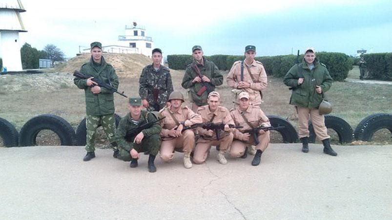 Фотофакт: в Крыму появились "песочные человечки" Фотофакт: в Крыму появились "песочные человечки"