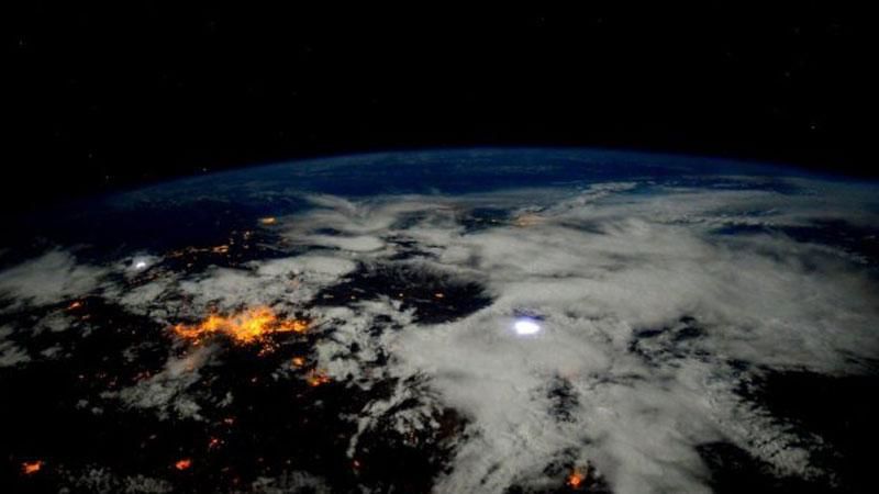 З’явилося нове дивовижне фото Землі З’явилося нове дивовижне фото Землі