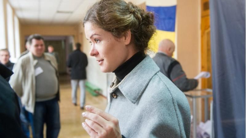 Волонтера Гайдар подрезали ножом Волонтера Гайдар подрезали ножом