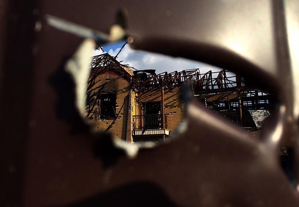 На передовій: фоторепортаж з розбомблених Пісок На передовій: фоторепортаж з розбомблених Пісок