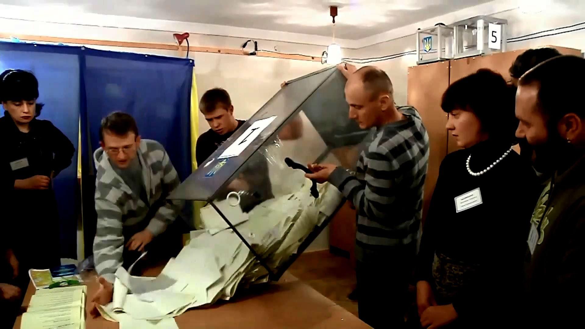 У Запоріжжі боротьба за другий тур виборів у мери У Запоріжжі боротьба за другий тур виборів у мери