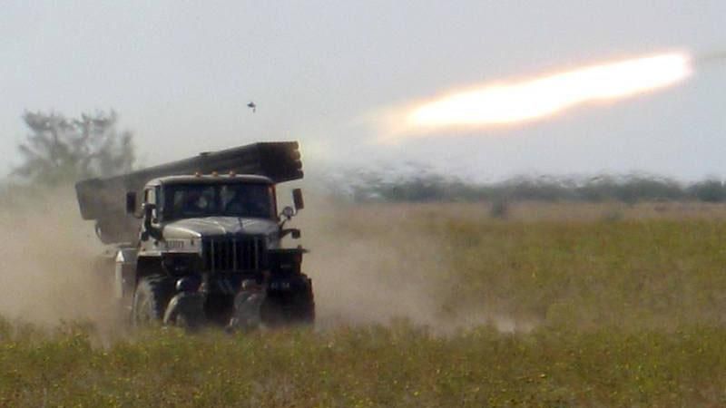 На Миколаївщині зібрались військові з технікою На Миколаївщині зібрались військові з технікою