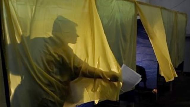 Міліція відкрила понад 400 проваджень про порушення на місцевих виборах Міліція відкрила понад 400 проваджень про порушення на місцевих виборах