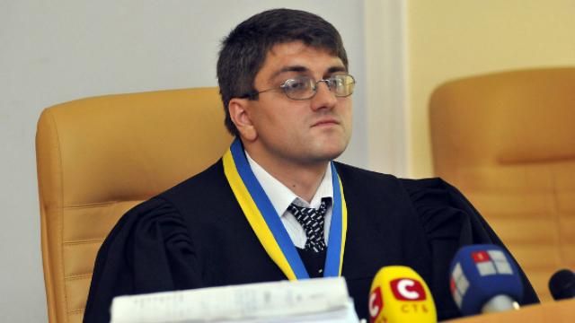 Скандальному судье, объявленному в розыск, до сих пор начисляют зарплату Скандальному судье, объявленному в розыск, до сих пор начисляют зарплату